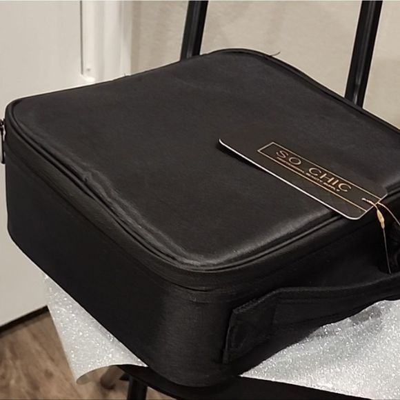 So Chic Travel Case w/Adjustable Dividers- Black - Picture 6 of 7